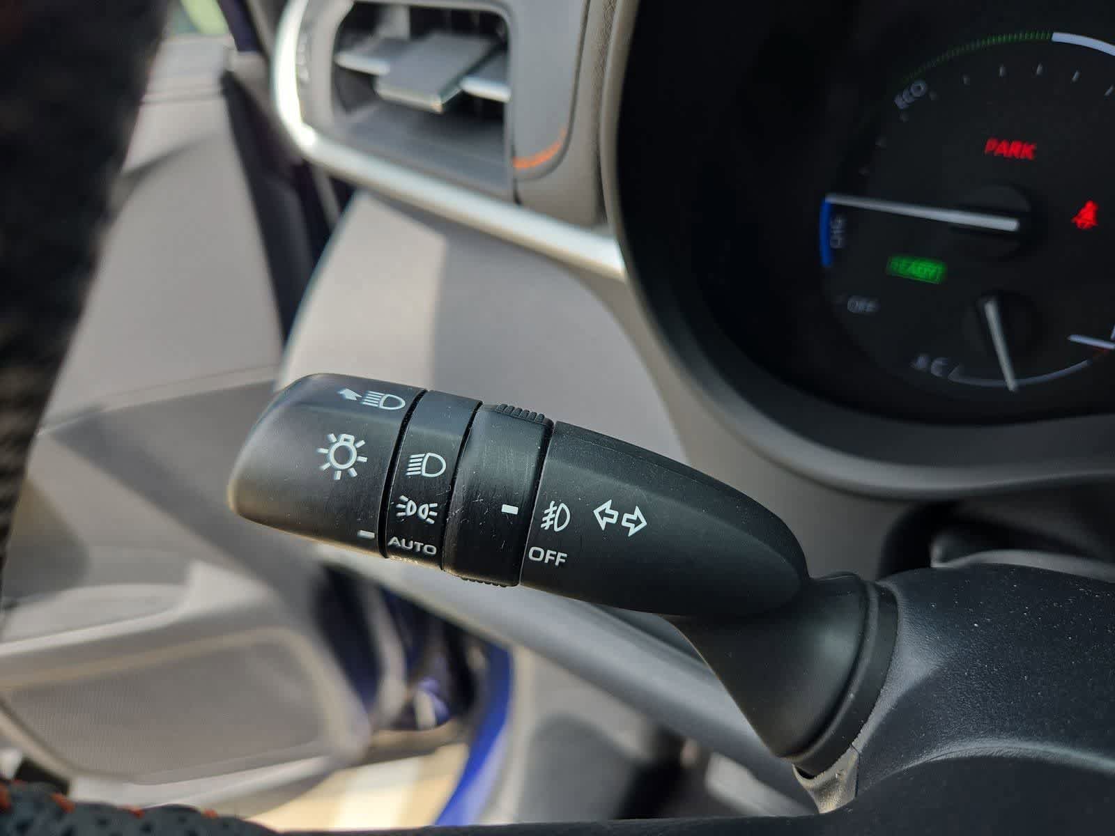 Used 2022 Toyota Sienna XSE FWD image 27