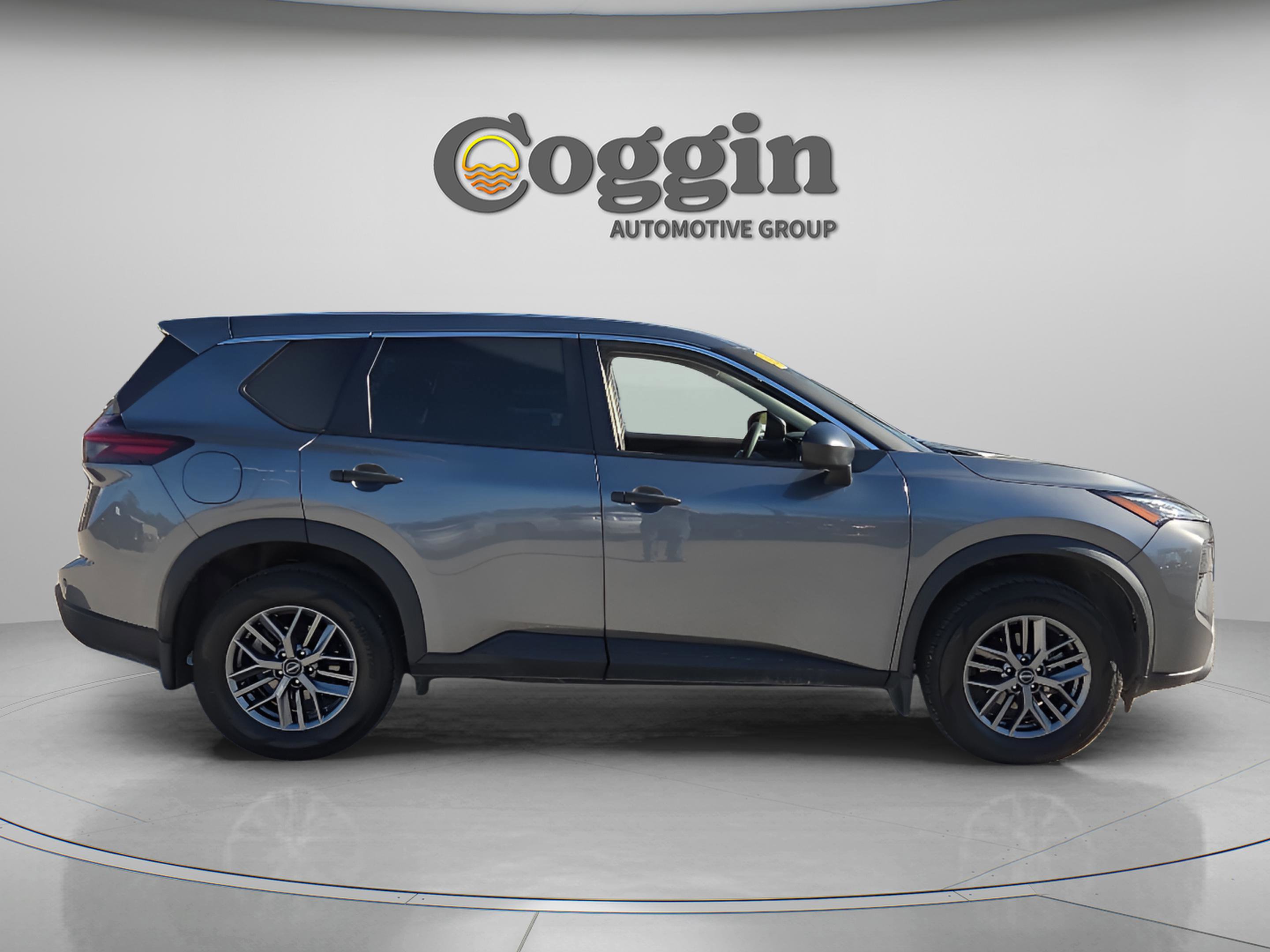 Used 2025 Nissan Rogue S image 6