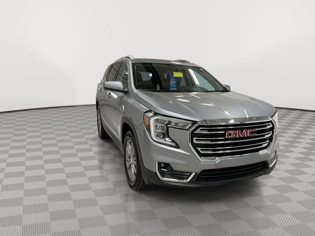 Certified 2024 GMC Terrain SLT w/ Infotainment Package II image 2