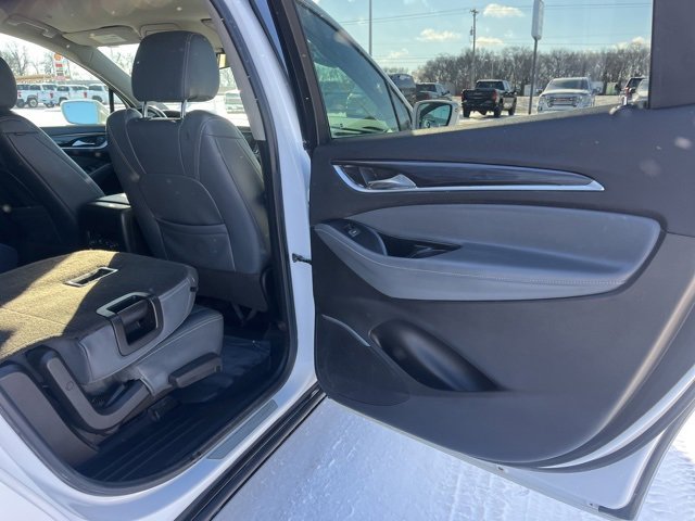 Used 2019 Buick Enclave Essence image 41
