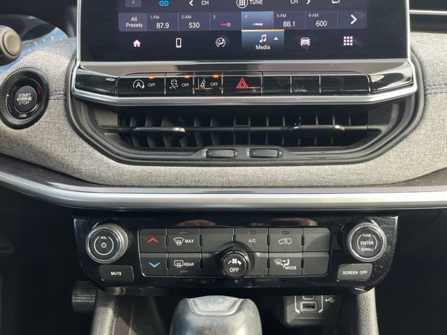 Used 2022 Jeep Compass Latitude image 20