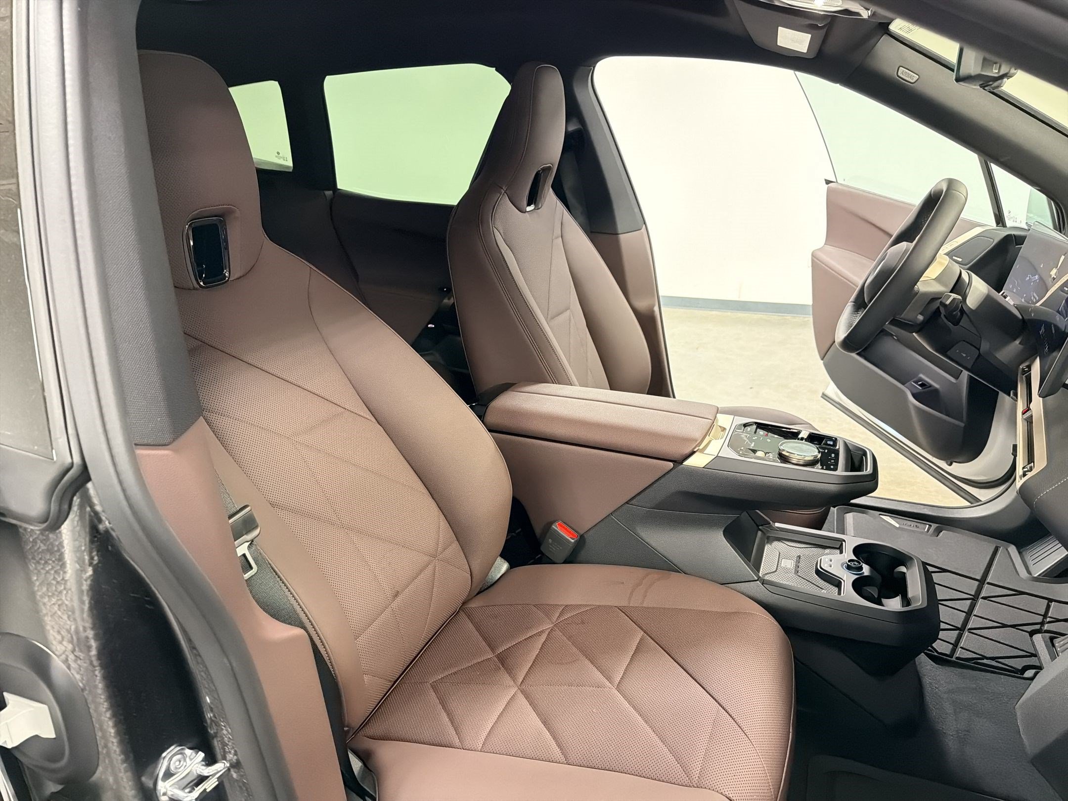 New 2026 BMW iX xDrive60 AWD/4WD image 31