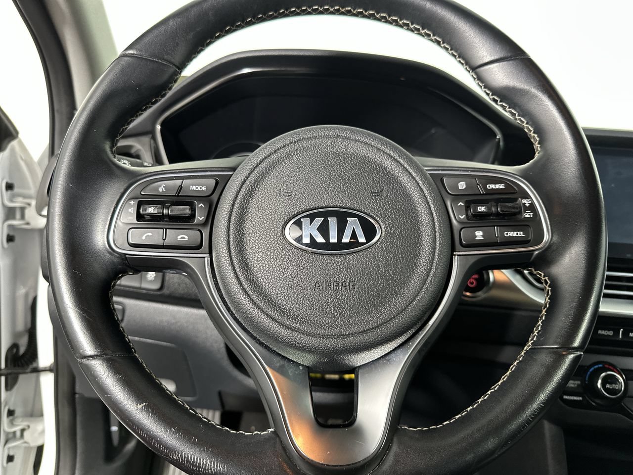 Used 2021 Kia Niro EX FWD image 6
