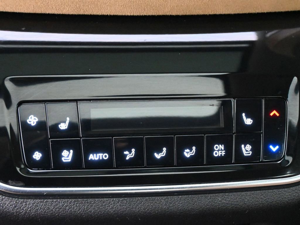 Used 2025 INFINITI QX80 Sensory image 21