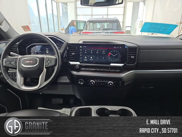 Used 2024 GMC Sierra 1500 SLT AWD/4WD image 13
