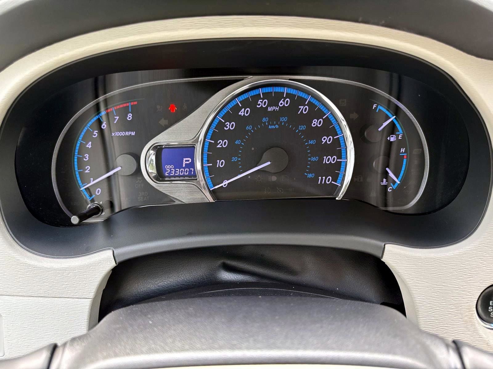 Used 2014 Toyota Sienna XLE image 26