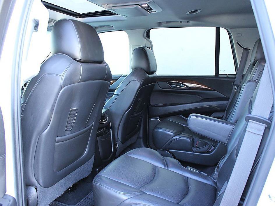 Used 2017 Cadillac Escalade Premium Luxury image 15