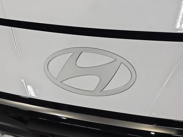 Certified 2025 Hyundai Elantra SEL image 33