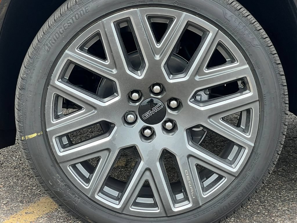 New 2026 GMC Yukon XL Denali Ultimate w/ LPO, Floor Liner Package AWD/4WD image 8