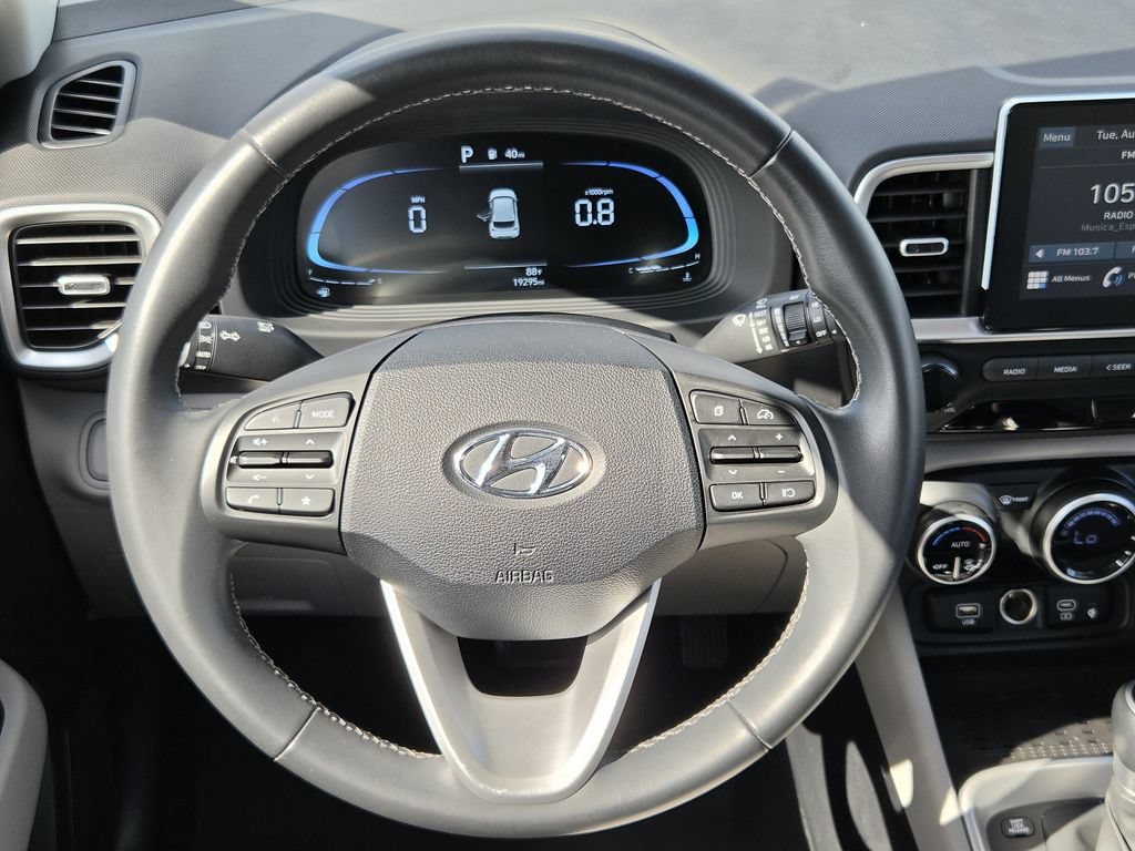 Used 2026 Hyundai Venue SEL FWD image 14
