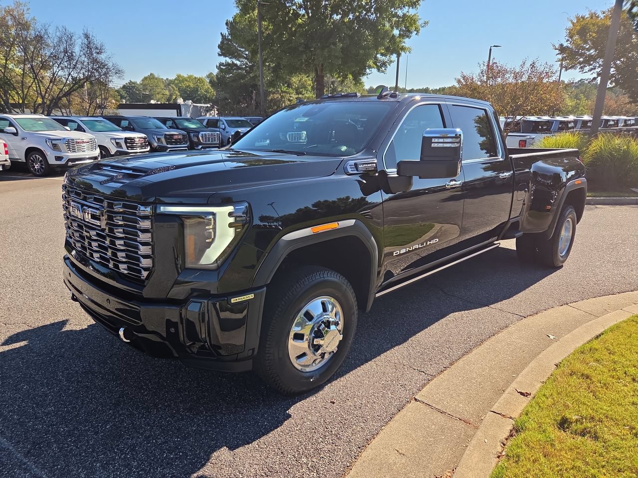 New 2026 GMC Sierra 3500 Denali Ultimate AWD/4WD image 4