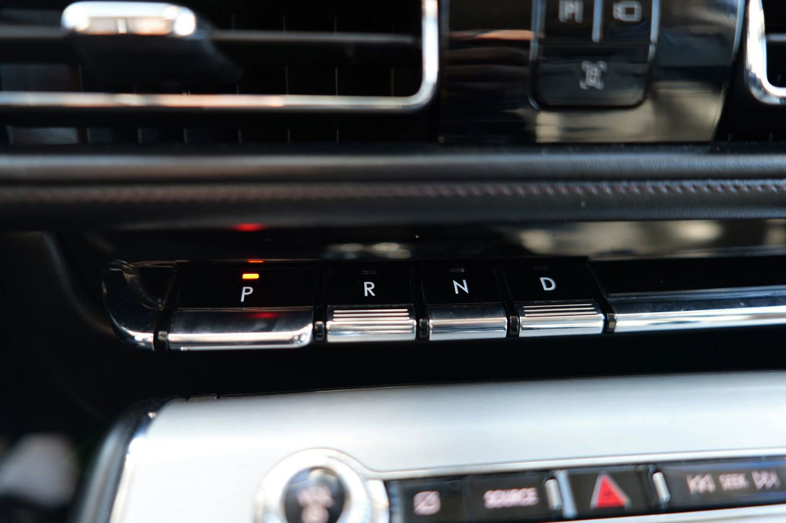 Used 2023 Lincoln Aviator AWD image 25
