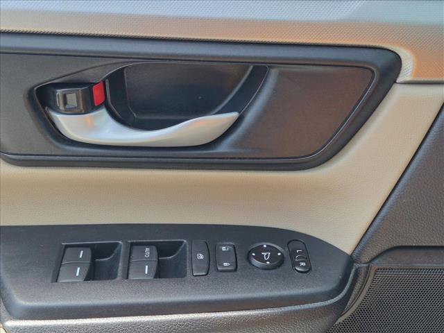 Used 2017 Honda CR-V LX image 2