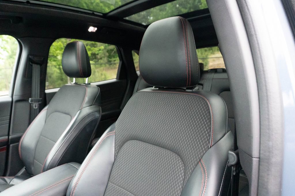 Used 2023 Ford Escape ST-Line w/ Tech Pack #1 FWD image 17