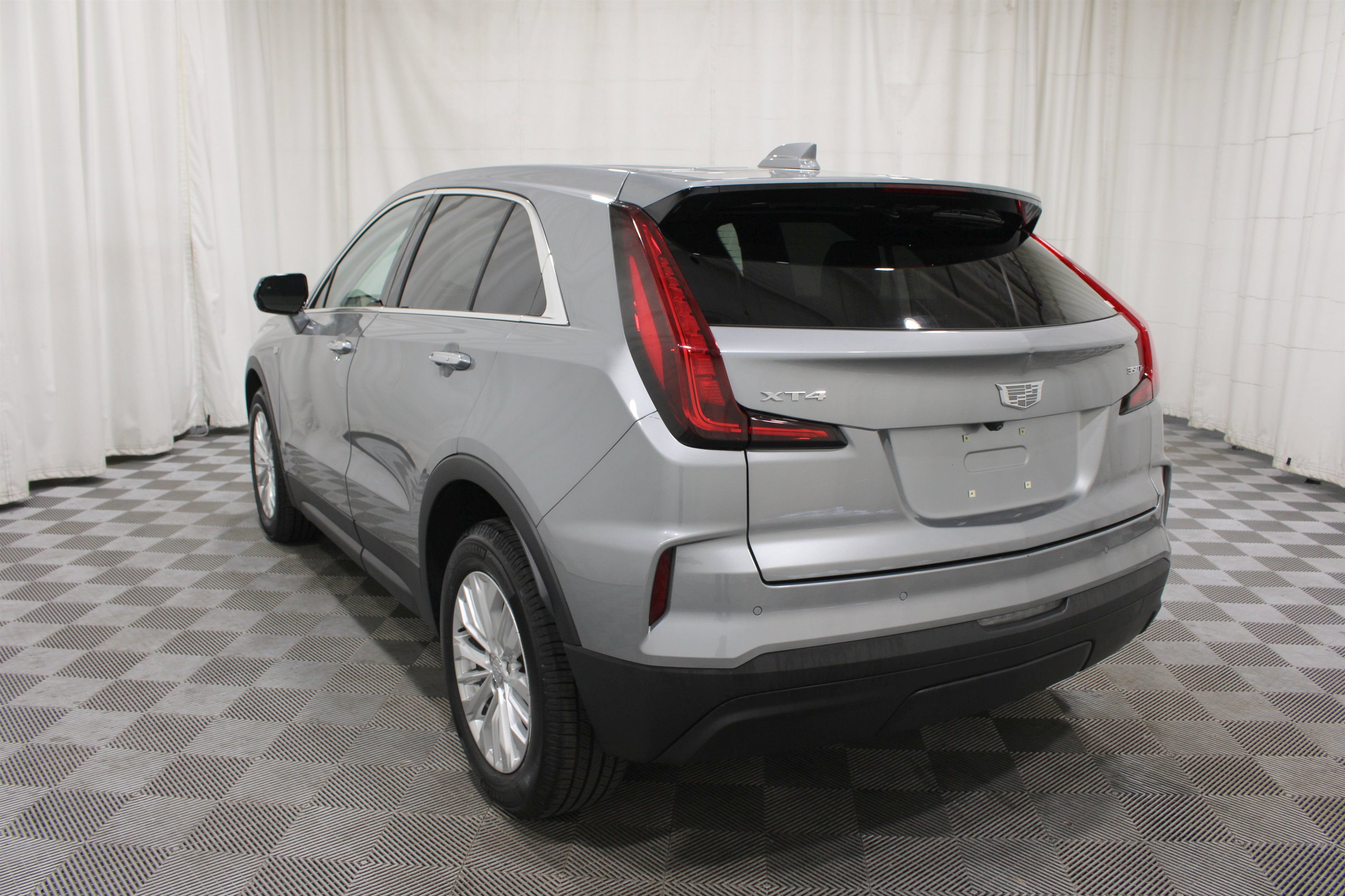 Certified 2024 Cadillac XT4 Luxury w/ Cold Weather Package FWD image 36