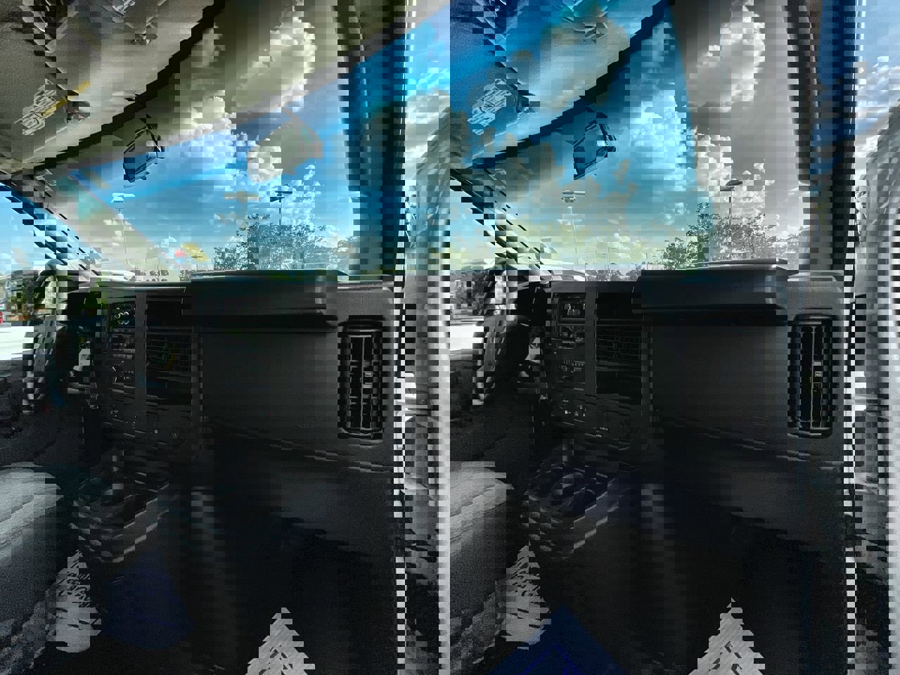 Used 2022 Chevrolet Express 3500 LS image 17