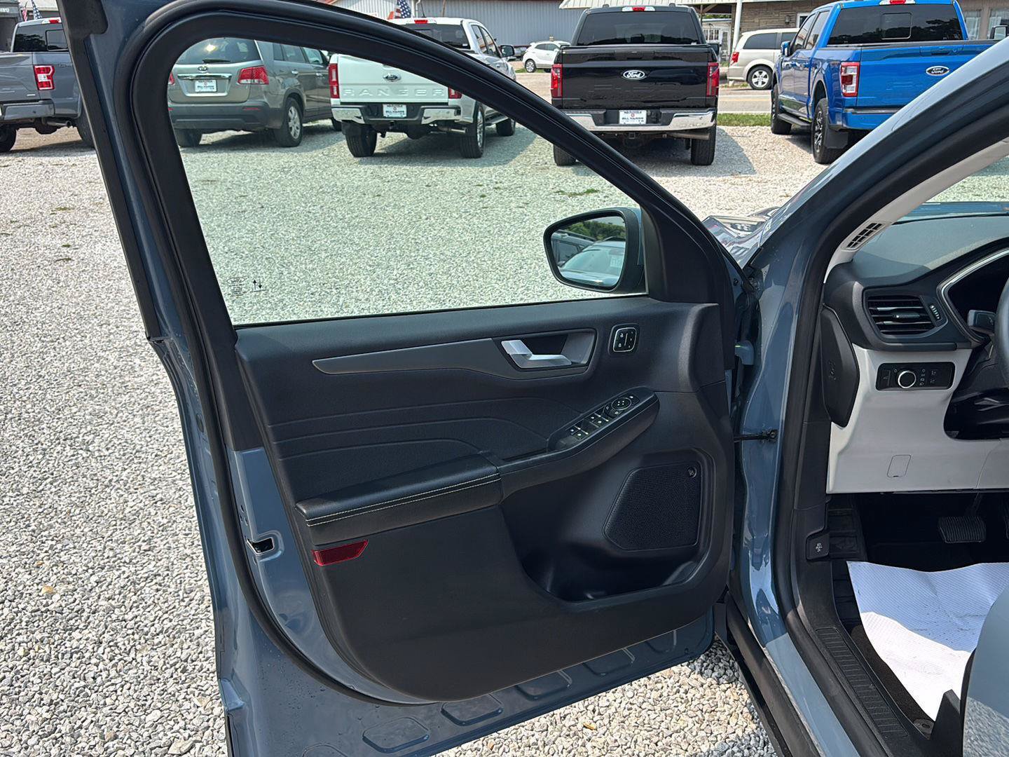 Used 2023 Ford Escape Active w/ Tech Pack #2 AWD/4WD image 11