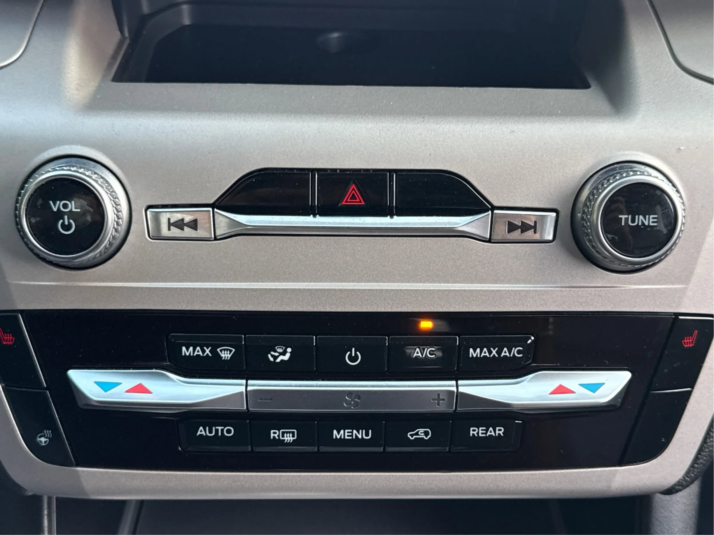 Used 2023 Ford Explorer XLT w/ Equipment Group 202A image 30