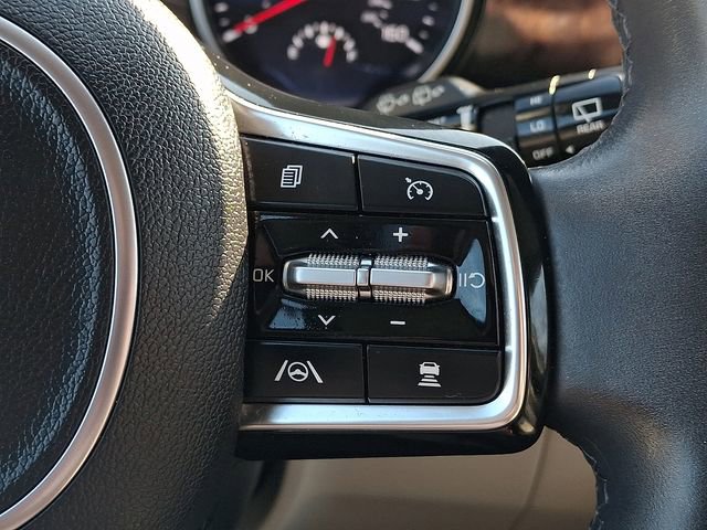 Used 2024 Kia Carnival EX image 21