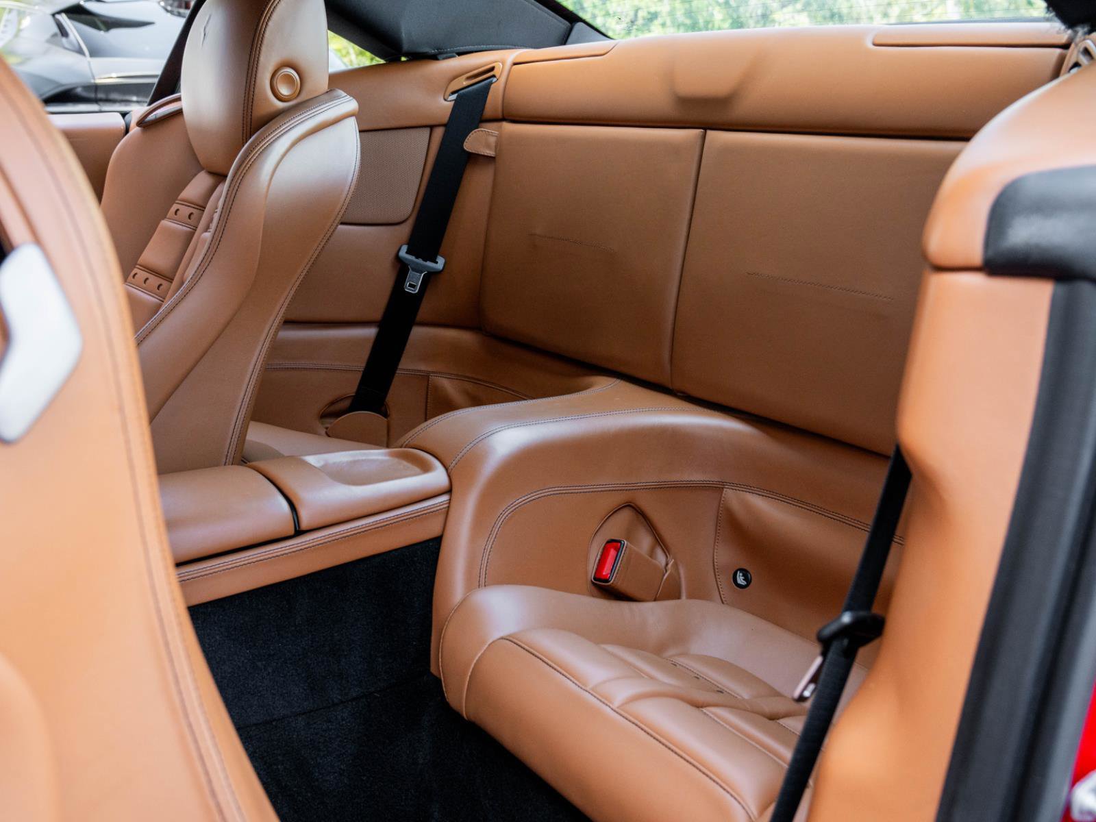 Used 2014 Ferrari California image 18