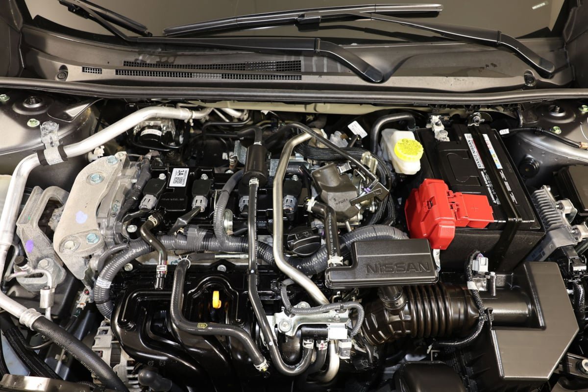 Used 2025 Nissan Sentra SV FWD image 36