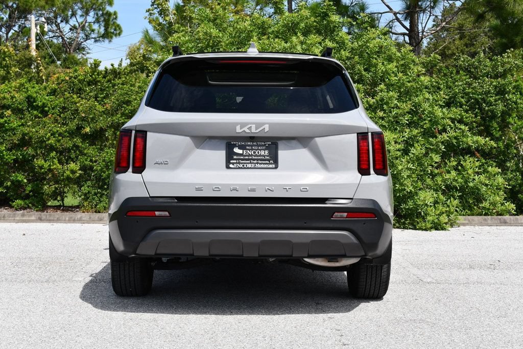 Used 2022 Kia Sorento S w/ Panoramic Sunroof Package AWD/4WD image 32
