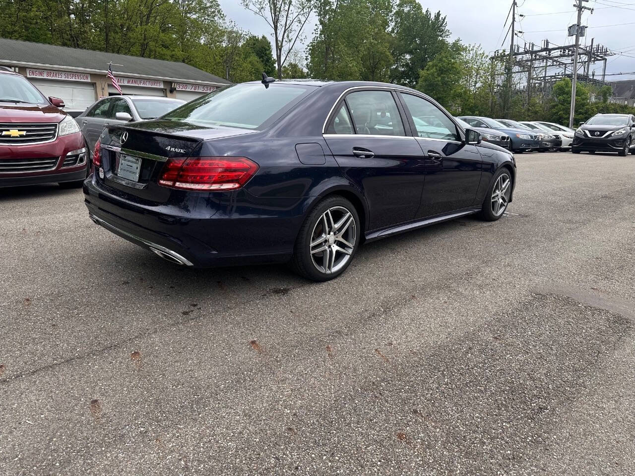 Used 2014 Mercedes-Benz E 350 4MATIC Sedan image 4