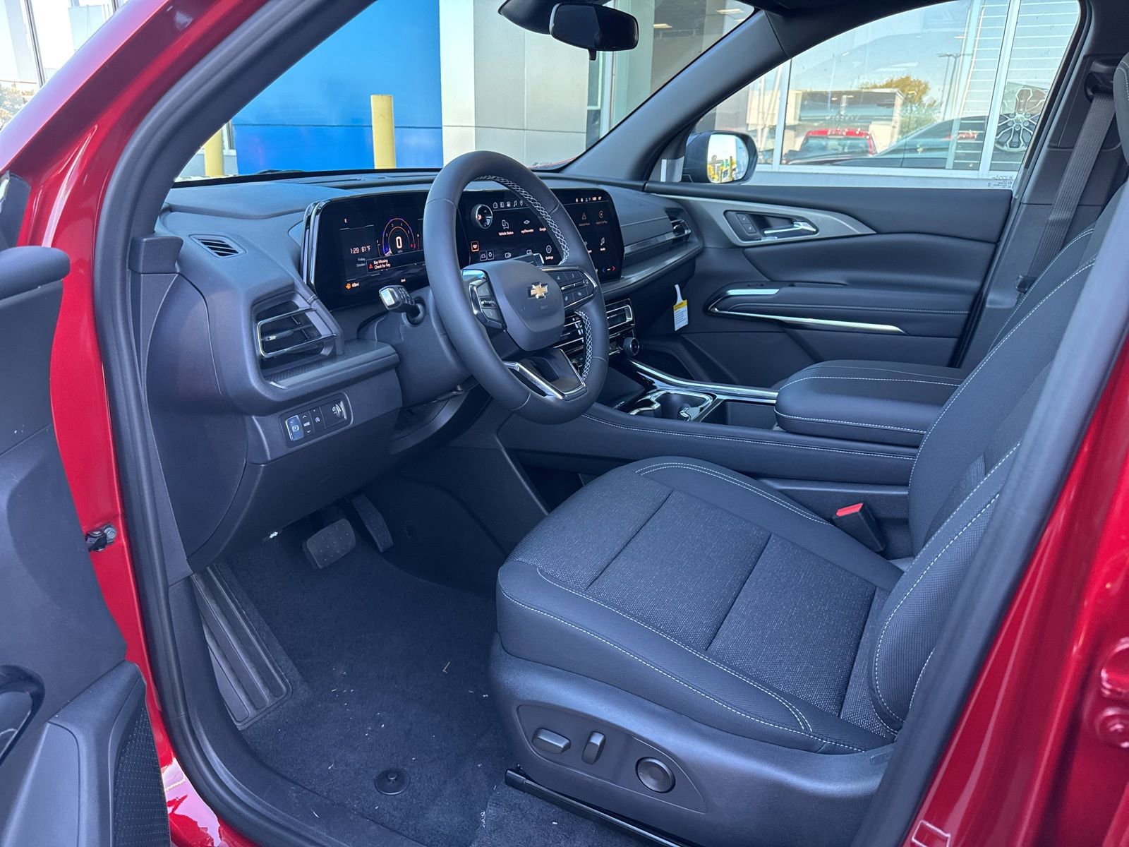 New 2026 Chevrolet Traverse LT w/ LPO, Floor Liner Package FWD image 16