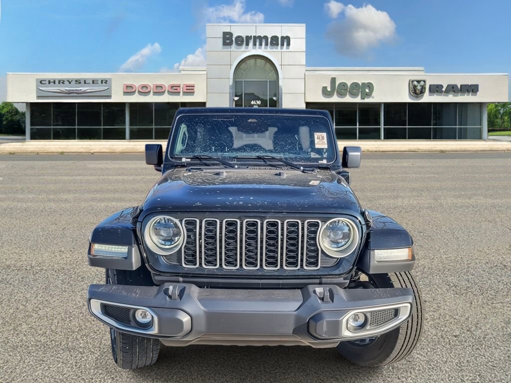 Used 2025 Jeep Wrangler Unlimited Sahara w/ Safety Group AWD/4WD image 5