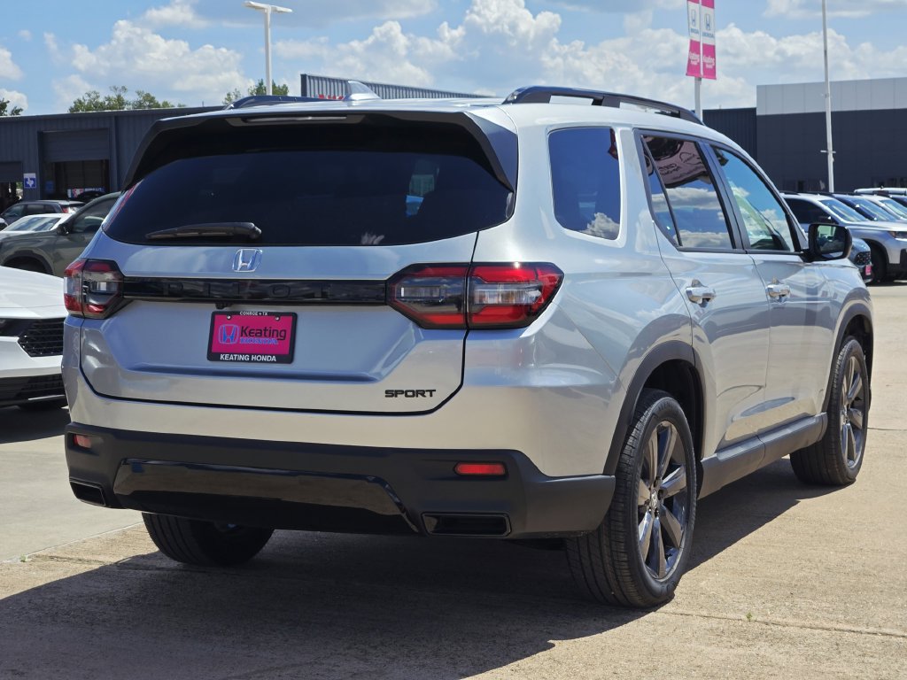 New 2026 Honda Pilot Sport image 4