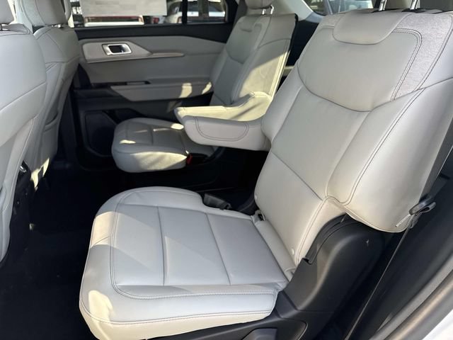 New 2026 Ford Explorer Active w/ Active Comfort Package RWD image 16