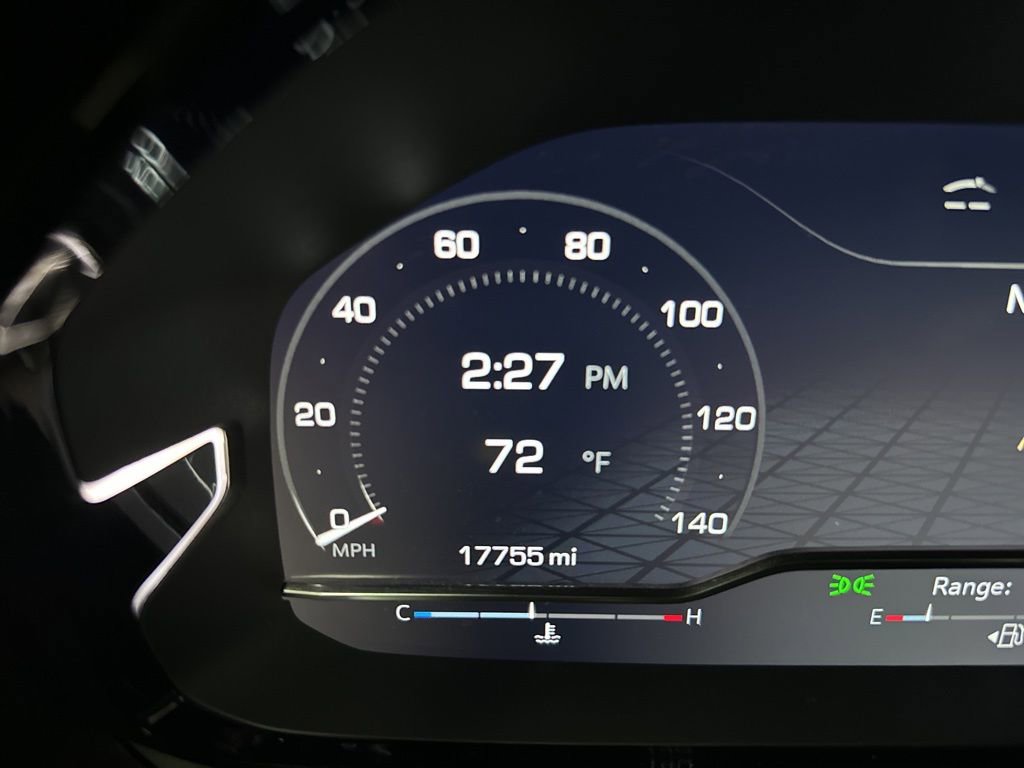 Used 2024 GMC Yukon Denali Ultimate AWD/4WD image 29