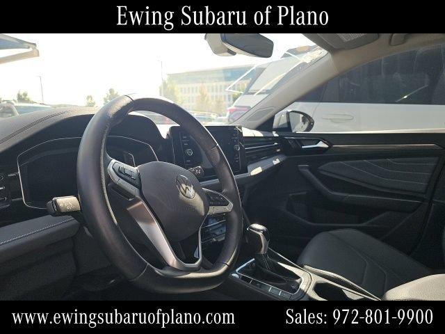 Used 2025 Volkswagen Jetta SEL FWD image 5