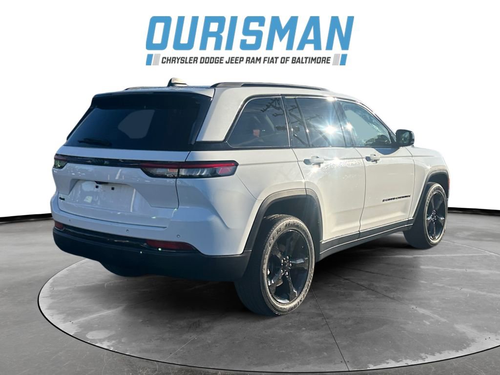 Used 2023 Jeep Grand Cherokee Altitude image 6