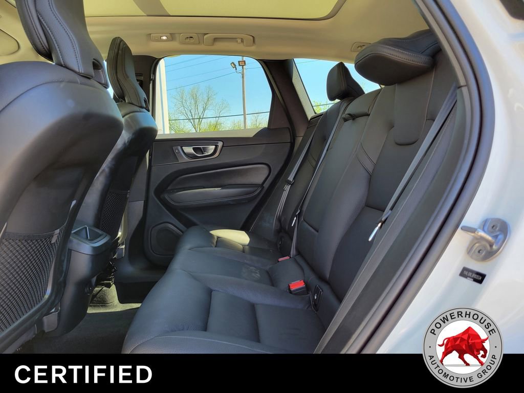 Used 2024 Volvo XC60 B5 Plus image 17