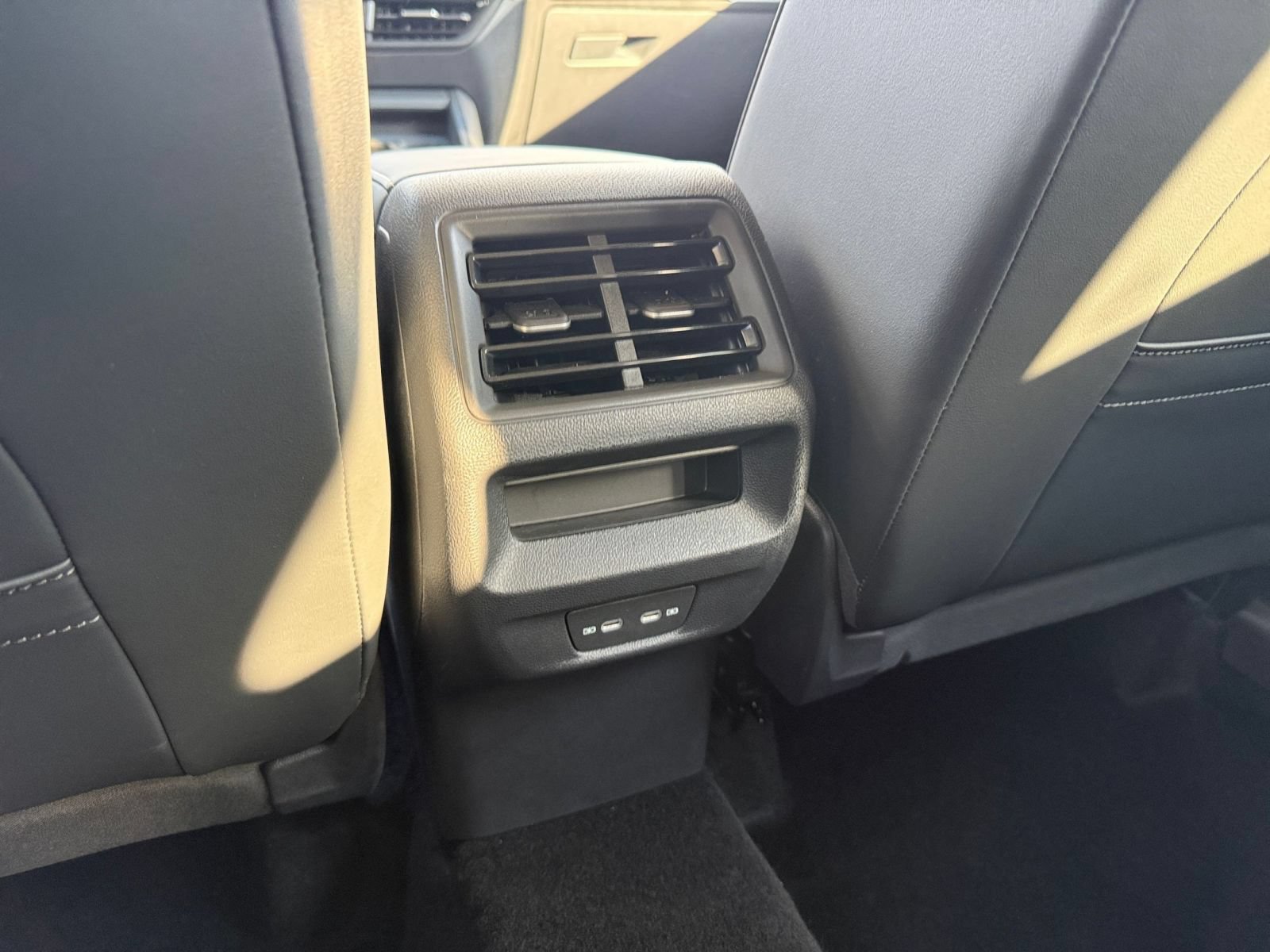 Used 2026 Volkswagen Tiguan SE AWD/4WD image 24