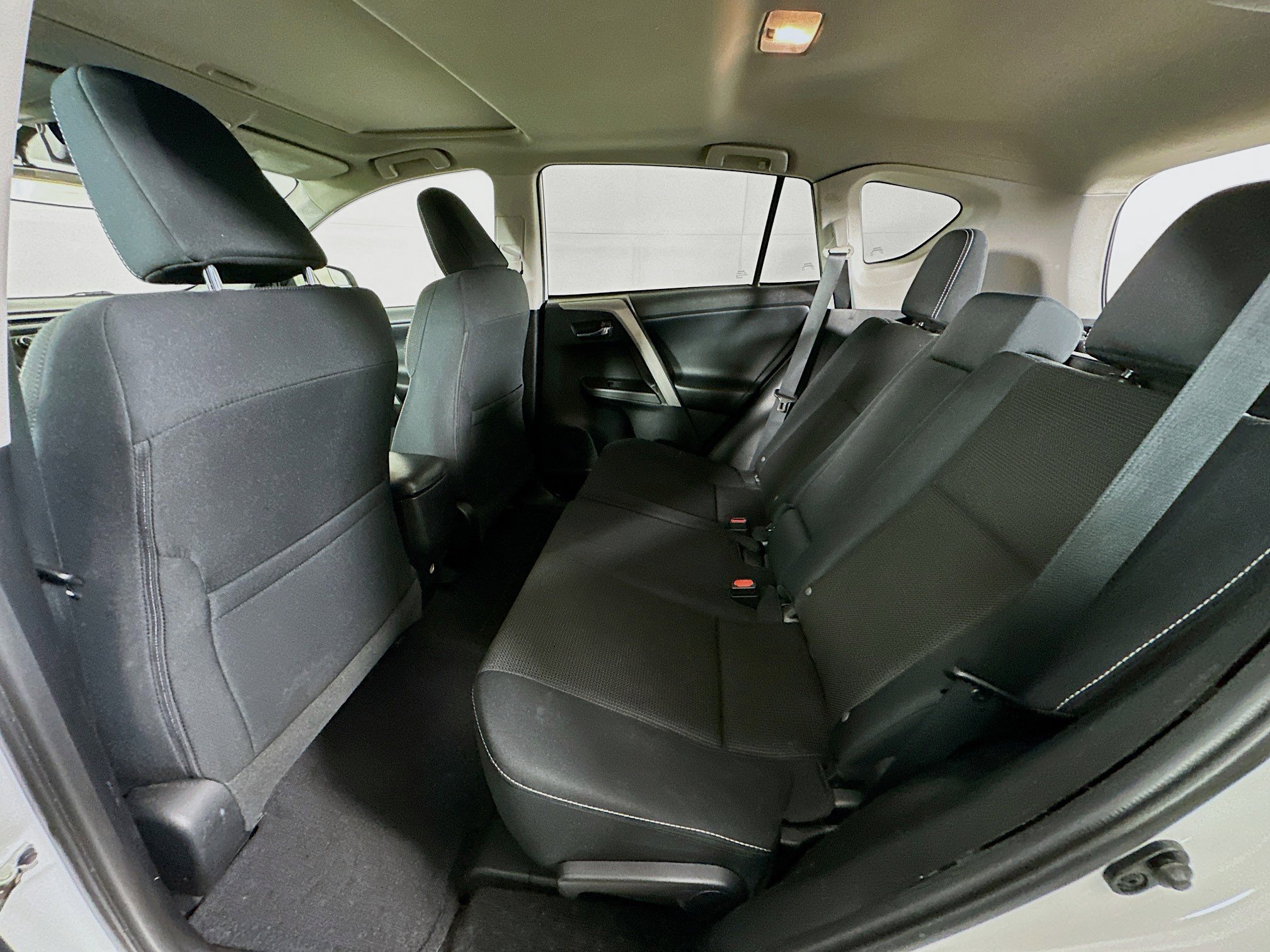 Used 2016 Toyota RAV4 XLE image 26