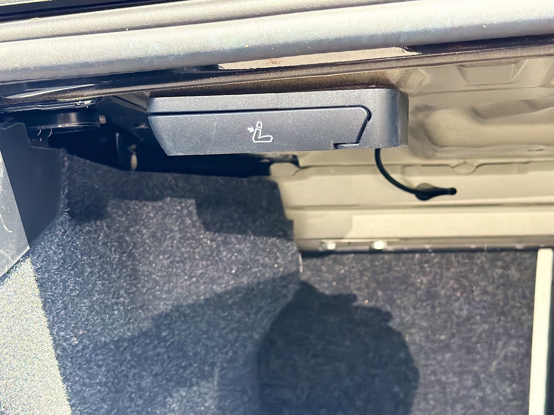 Used 2024 BMW 530i w/ Premium Package image 14