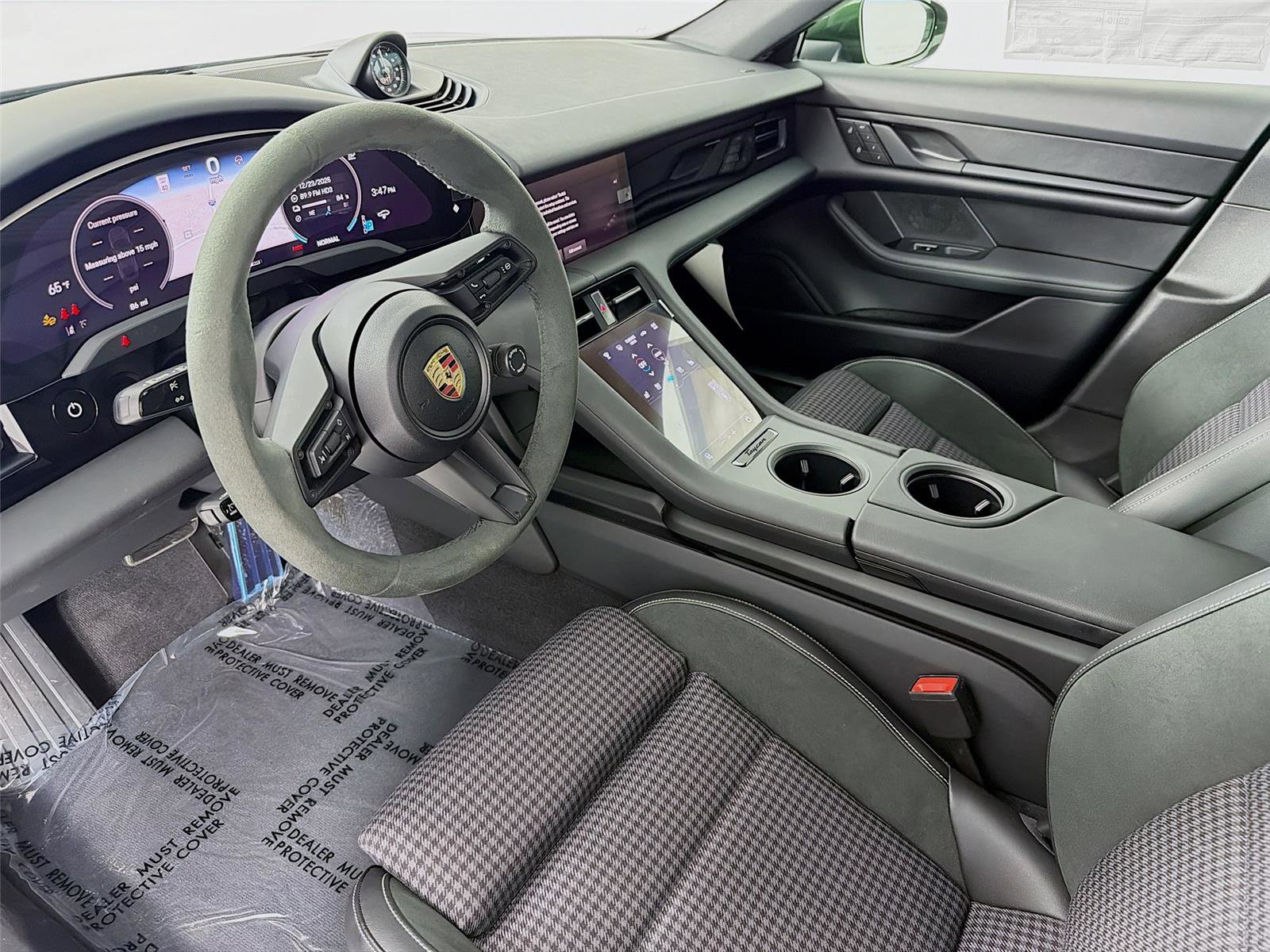 New 2025 Porsche Taycan image 4