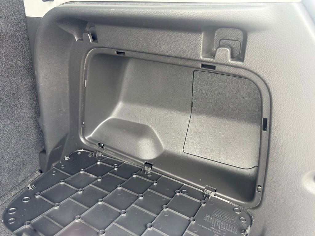 Used 2017 Chevrolet Trax LT w/ LT Convenience Package AWD/4WD image 36