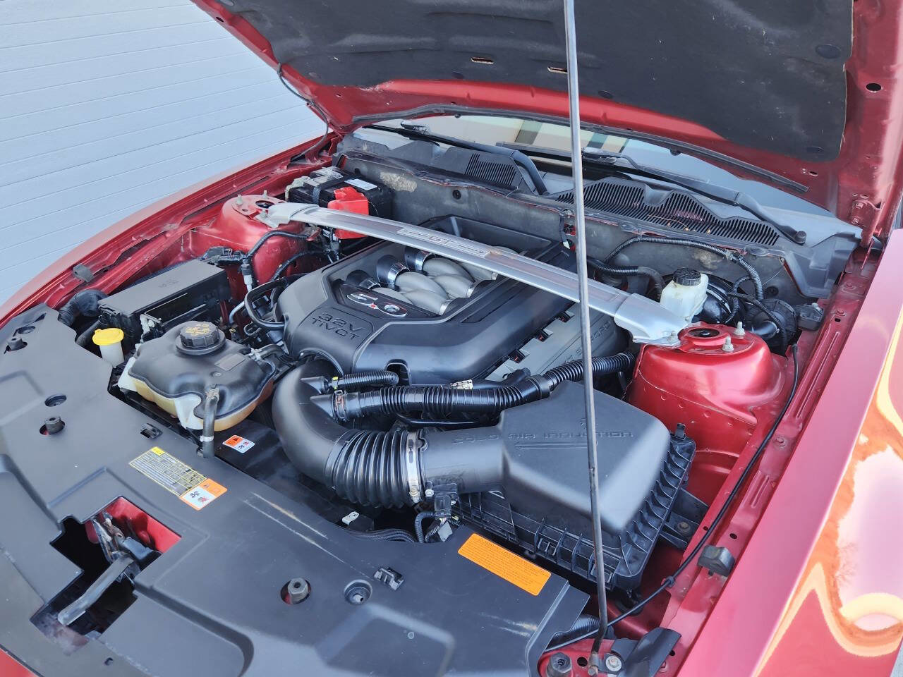 Used 2011 Ford Mustang GT Premium image 15