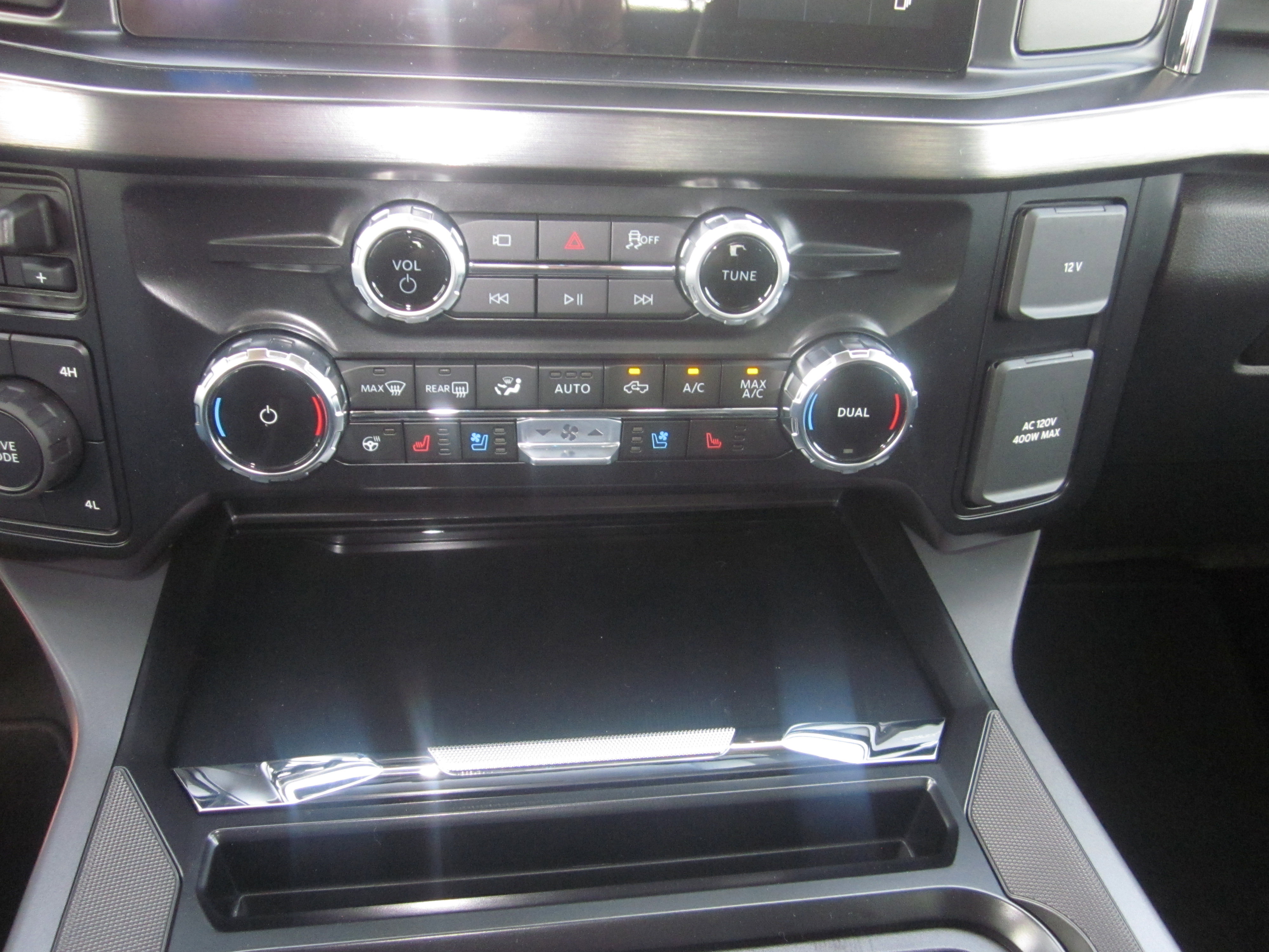 New 2026 Ford F350 Lariat image 19