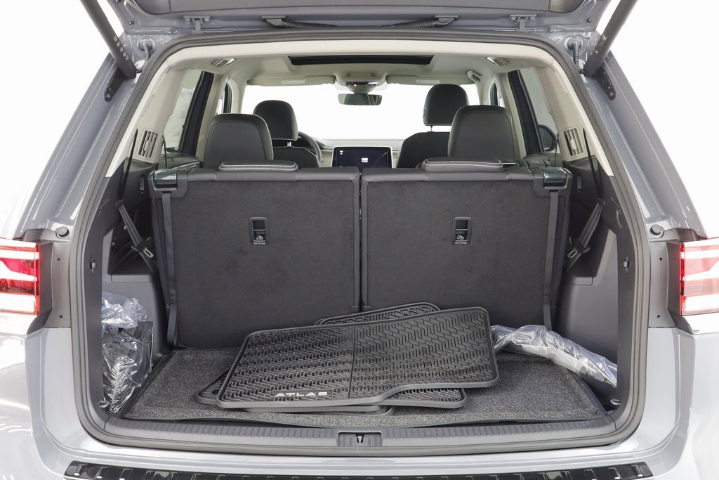 New 2026 Volkswagen Atlas SEL Premium R-Line image 18