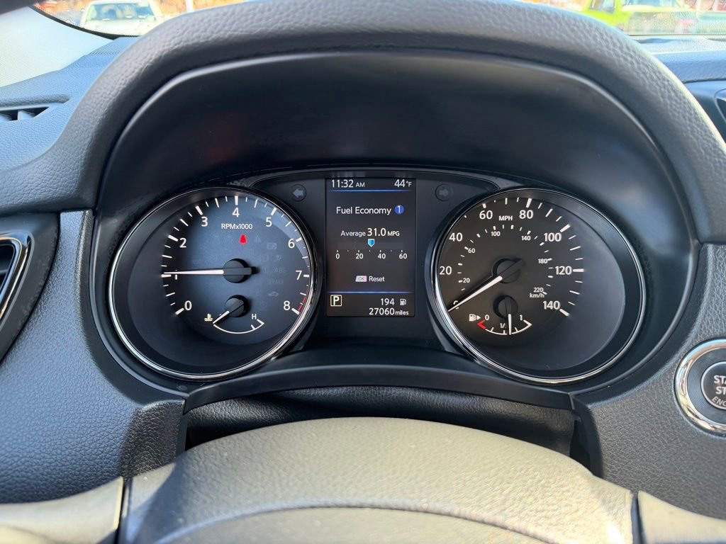 Used 2019 Nissan Rogue SV image 19