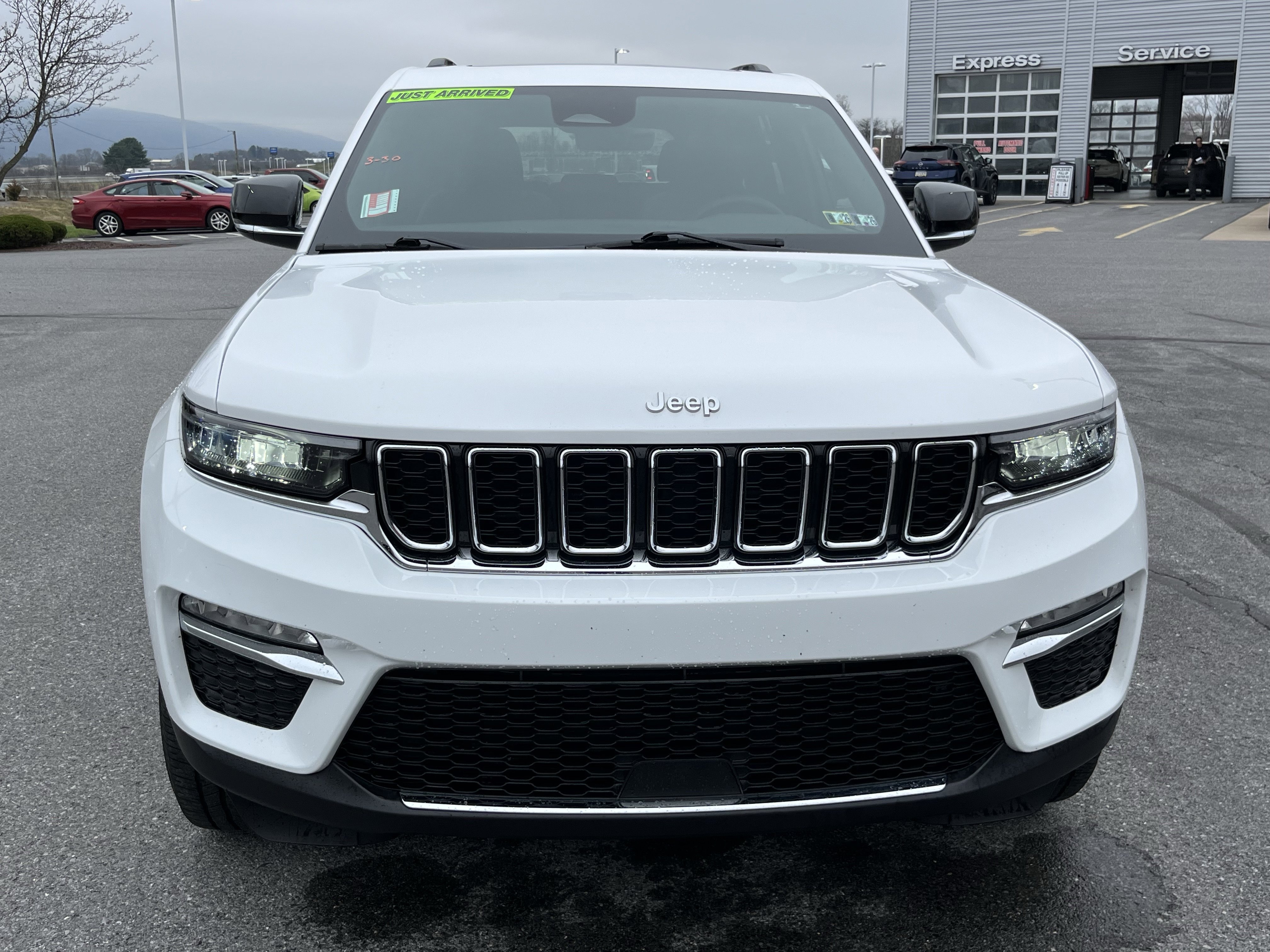 Used 2025 Jeep Grand Cherokee Limited image 8