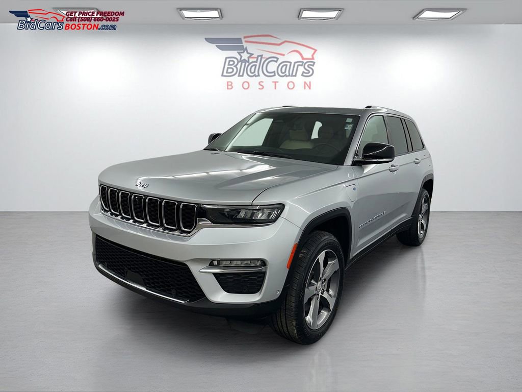 Used 2022 Jeep Grand Cherokee Limited 4xe w/ Luxury Tech Group II AWD/4WD image 1