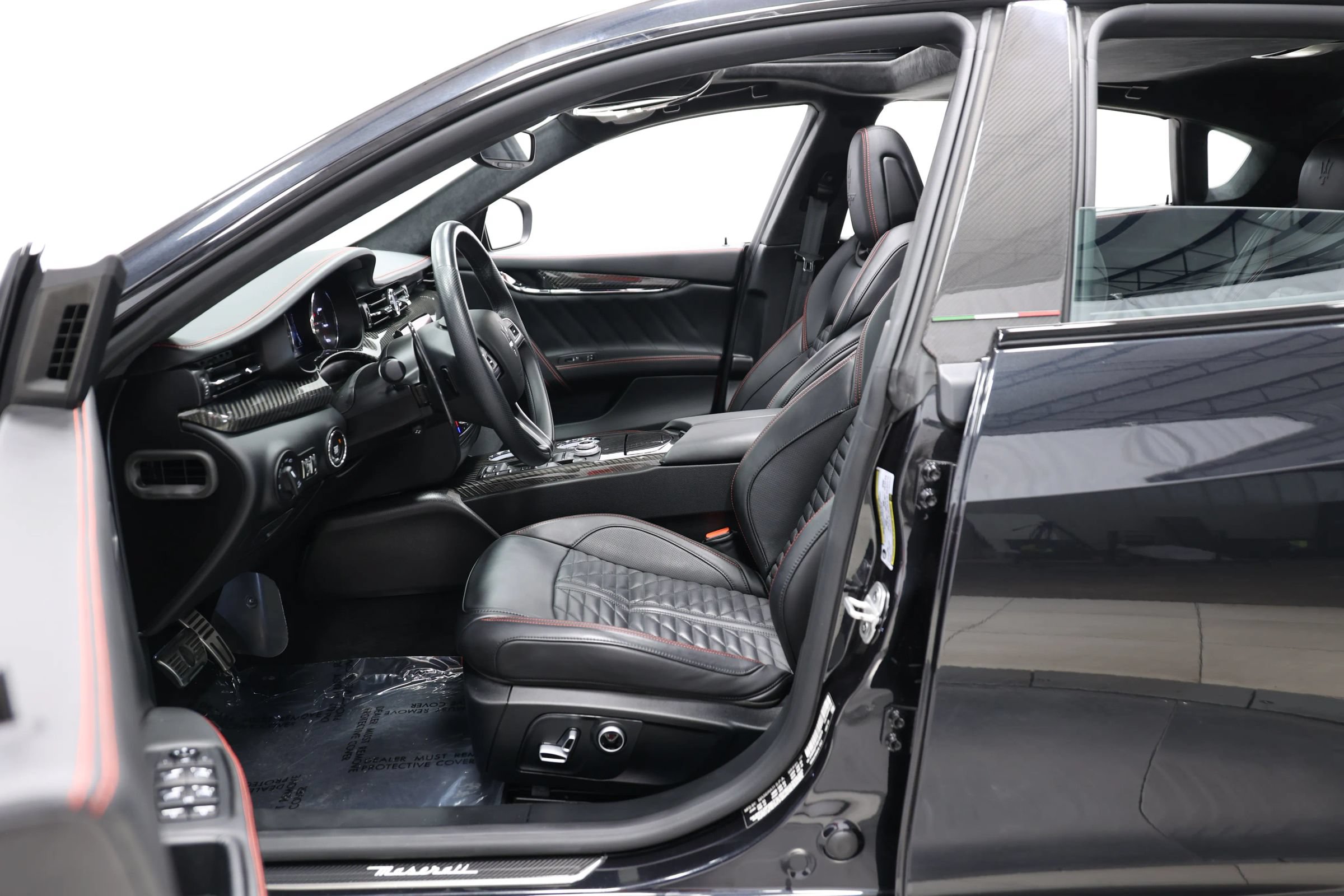 Used 2022 Maserati Quattroporte Trofeo RWD image 13