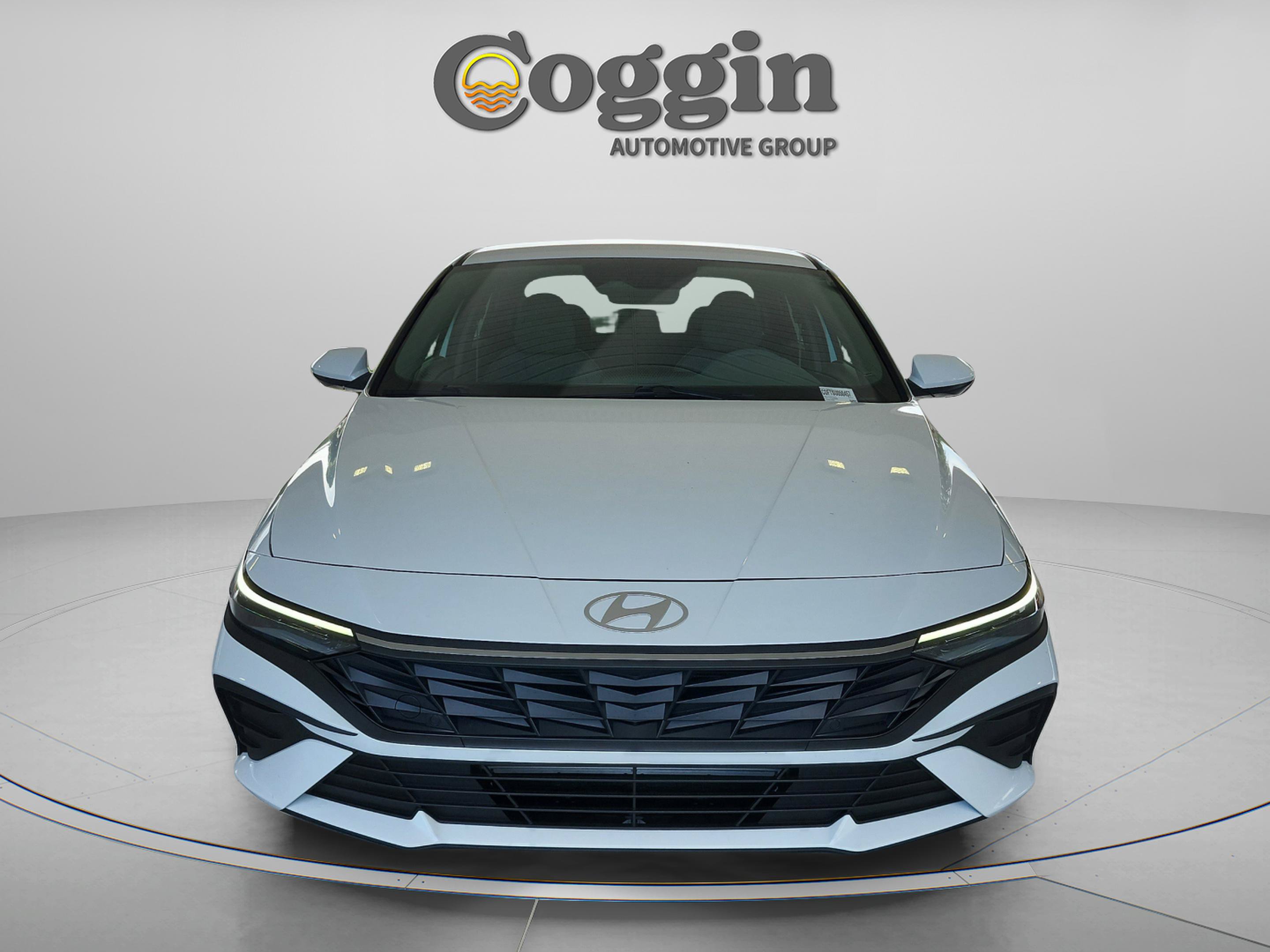 Used 2025 Hyundai Elantra SE FWD image 8