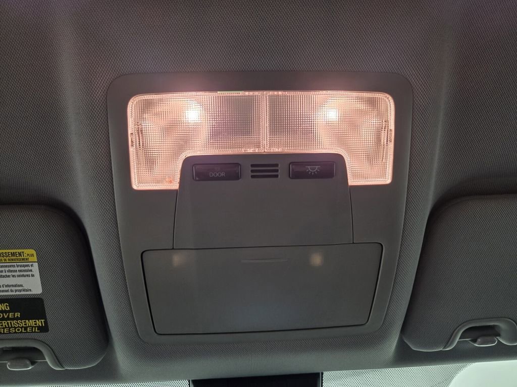 Used 2019 Toyota Highlander Plus FWD image 21