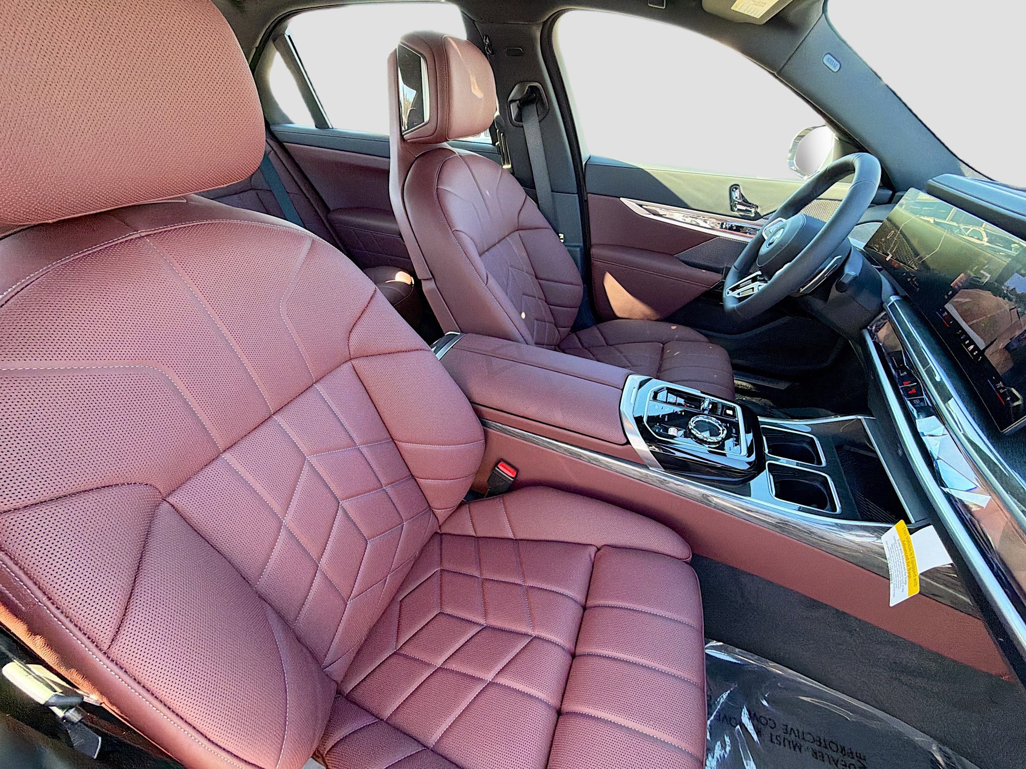 New 2026 BMW 750e xDrive w/ Executive Package image 15